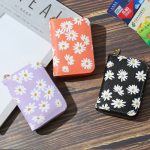 Wholesale Women Simple And Fashionable Daisy Printed Zipper Multi-Card Slot Wallet