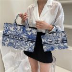 Women Stylish Large-Capacity Canvas Tote Bag - Image 2