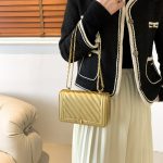 Wholesale Women Pu Leather Qulited Square Mini Fashion Chain Crossbody Bag - Image 2