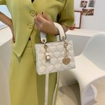 Wholesale Women Fashion Solid Color Heart Diamond Square Handle Crossbody Bag - Image 3
