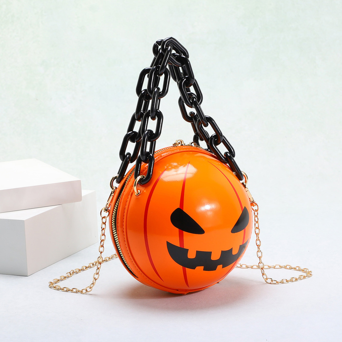 main_1-1607 Wholesale Fashion Creative Funny Halloween Pumpkin Devil Acrylic Chain Crossbody Bag - Image 1