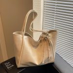 Wholesale Women Fashion Retro Oil Wax Leather Large Capacity Bowknot Pendant Tote Bag - Image 3