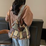 Wholesale Women Fashion Casual Contrast Color Printed Large-Capacity Shoulder Bag - Image 3