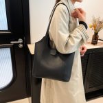 Womwn Winter Work Commuter Large Capacity Underarm Bag - Image 2