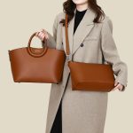 Wholesale Fashionable Simple Large-Capacity Handbag - Image 3