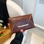 Wholesale Women Retro PU Large Capacity Rectangular Purses - Image 2