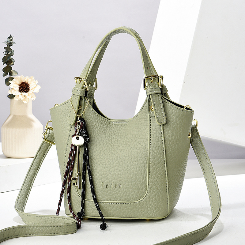 main_1-98 Wholesale Women Fashion Casual Solid Color Pu Large Capacity Handbag - Image 1