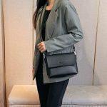 Wholesale Women Fashion Simple Solid Color Large Capacity Crossbody Bag - Image 3