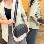 Wholesale Women Casual Large Capacity Crossbody Bag - Image 3