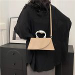 Wholesale Women Fashion Simple Retro Crossbody Handbag - Image 3