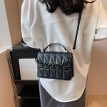 Wholesale Fashion Retro Small Square Handbag Rhomboid Chain Bag - Image 3