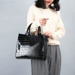Wholesale Women Fashion Simple Solid Color Bag Crocodile Pattern Handbag Three-Piece Set - Image 3