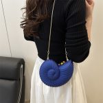 Women Fashion Creative Acrylic Solid Color Conch Shoulder Bag - Image 3