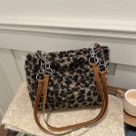 Autumn And Winter Women Fashion Casual Leopard Plush Chain Tote Bag - Image 3