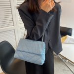 Wholesale Simple And Stylish Large Capacity Denim Shoulder Bag - Image 3