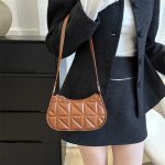 Wholesale Women'S Solid Color Simple Shoulder Bag - Image 3