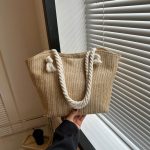Fashionable Straw Woven Large Capacity Shoulder Tote Bag - Image 3