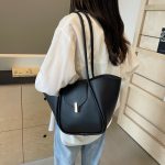 Wholesale Fashion Women Underarm Bat Shaped Simple Large Capacity Bag - Image 3