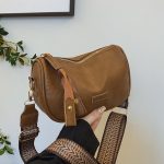 Wholesale Women Fashion Retro Simple Solid Color Crossbody Bag