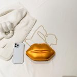 Women Fashion Creative Solid Color Lip Chain Crossbody Bag - Image 4