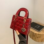 Wholesale Women Fashion Solid Color Heart Diamond Square Handle Crossbody Bag