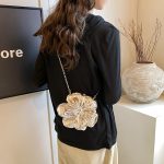 Wholesale Women Fashion Flower Shaped Metal Crossbody Chain Bag - Image 4