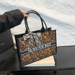 Wholesale Women Fashion Simple Leopard Large Capacity Scarf Handbag - Image 2
