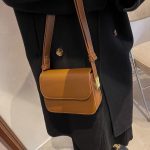 Wholesale Women Flap Fashionable Crossbody Bag - Image 4