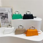 Wholesale Women Fashion Simple Retro Crossbody Handbag - Image 4