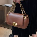 Wholesale Women Fashion Casual Simple Solid Color Chain Crossbody Bag - Image 3