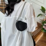 Fashion Sequin Mini Heart Chain Crossbody Bag - Image 4
