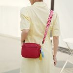 Wholesale Women Fashion Square Wide Strap Pendant Crossbody Bag - Image 3
