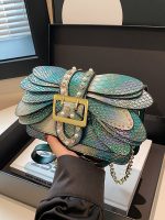 Wholesale Women Fashion Retro Snake Pattern Petal Chain Shoulder Bag - Image 3