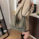 Wholesale Women Fashion Casual Retro Large Capacity Shoulder Bag - Image 3