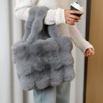 Wholesale Women Fashion Casual Solid Color Plush Handbag - Image 4