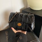 Wholesale Women Fashion Retro Oil Wax Leather Rhombic Shoulder Bag - Image 3