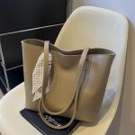 Wholesale Women Casual Solid Color Simple Large Capacity Tote Bag - Image 4