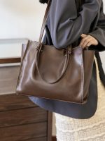 Wholesale Women Retro Simple Solid Color Large Capacity Square Handbag - Image 4