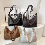 Wholesale Casual Commuter Large Capacity Shoulder Bag - Image 4