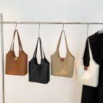 Womwn Winter Work Commuter Large Capacity Underarm Bag - Image 4