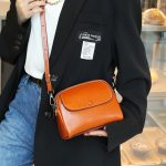 Wholesale Women Retro Fashion Leather Shell Bag - Image 2