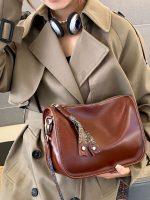 Wholesale Women Vintage Fashion Waxed Genuine Leather Shoulder Bag - Image 4