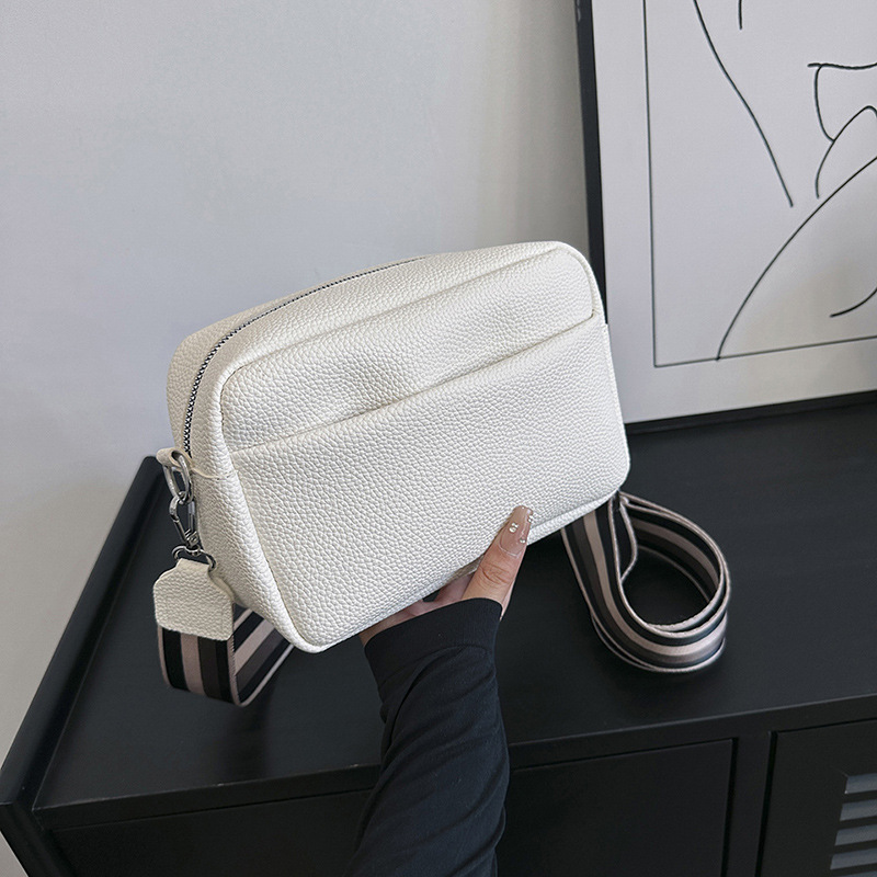 main_4-1457 Wholesale Women Fashion Casual Solid Color Small Square Crossbody Bag - Image 1