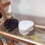 Wholesale Women Fashion Cute Heart-Shaped Zipper Chain Mini Crossbody Bag - Image 5