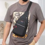 Wholesale Men Fashion Casual Commuter Oxford Chest Bag