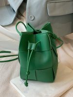 Wholesale Women Fashion Solid Color Woven Pu Bucket Shoulder Bag - Image 2