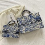 Women Stylish Large-Capacity Canvas Tote Bag - Image 6