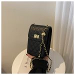 Wholesale Women Fashion Rhomboid Flap Lock Rectangular Chain Crossbody Bag