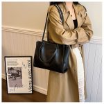 Wholesale Women Retro Simple Solid Color Large Capacity Square Handbag - Image 6