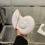 Women Fashion Creative Acrylic Solid Color Conch Shoulder Bag